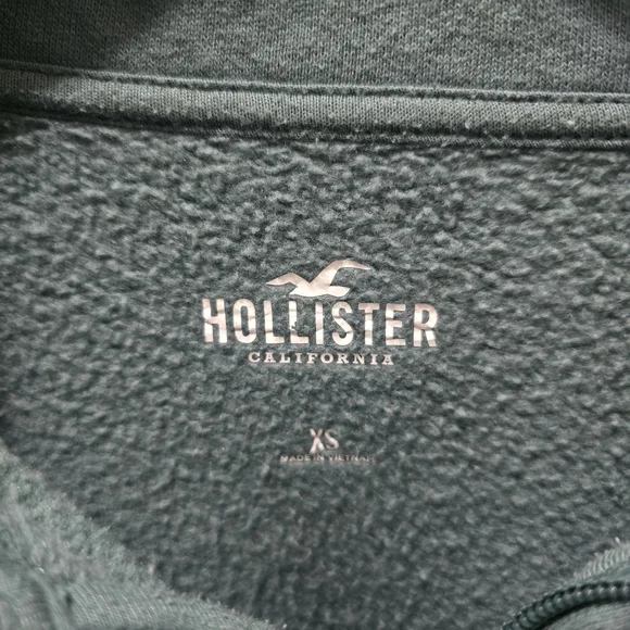 Hollister Green Women's Crop Sweater - Picture 2 of 10